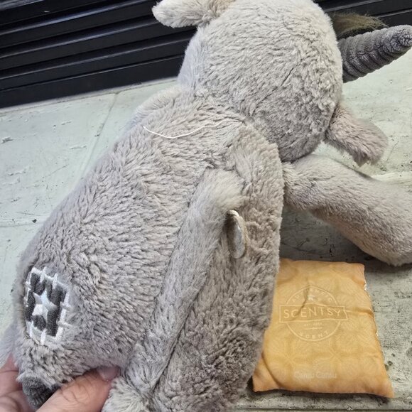 Scentsy Buddy Glendon the Goat 45cm - Retired - No Box with Scent pouch included - Picture 9 of 12